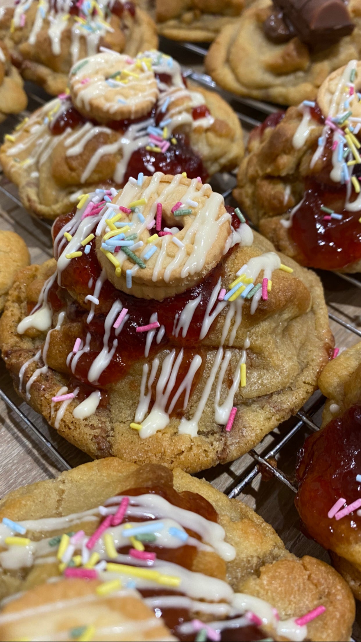 Jammy Delight cookie with jam filling, Jammy Dodger and white chocolate topping
